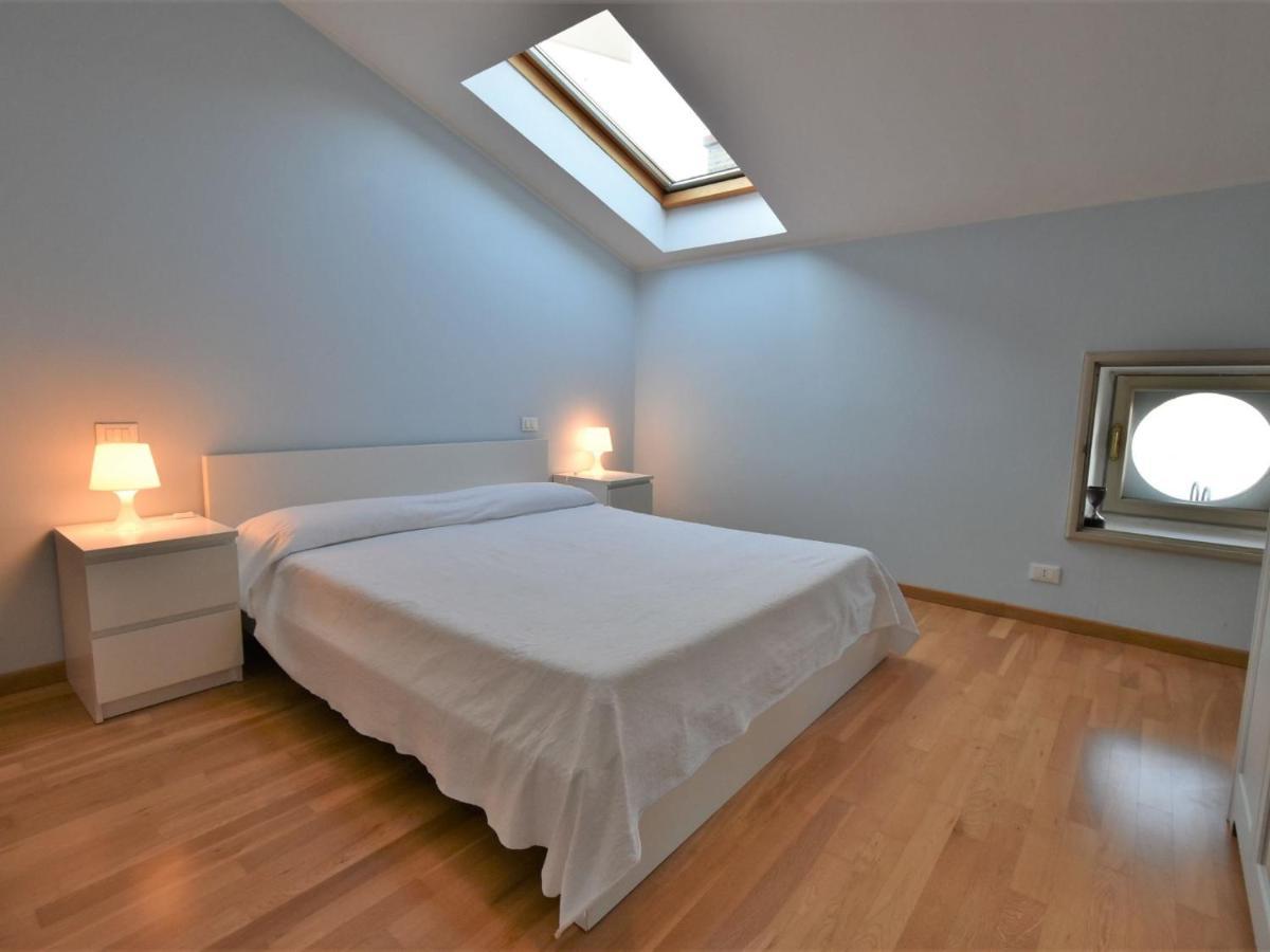 Apartment Duomo Mansarda By Interhome Iseo Dış mekan fotoğraf