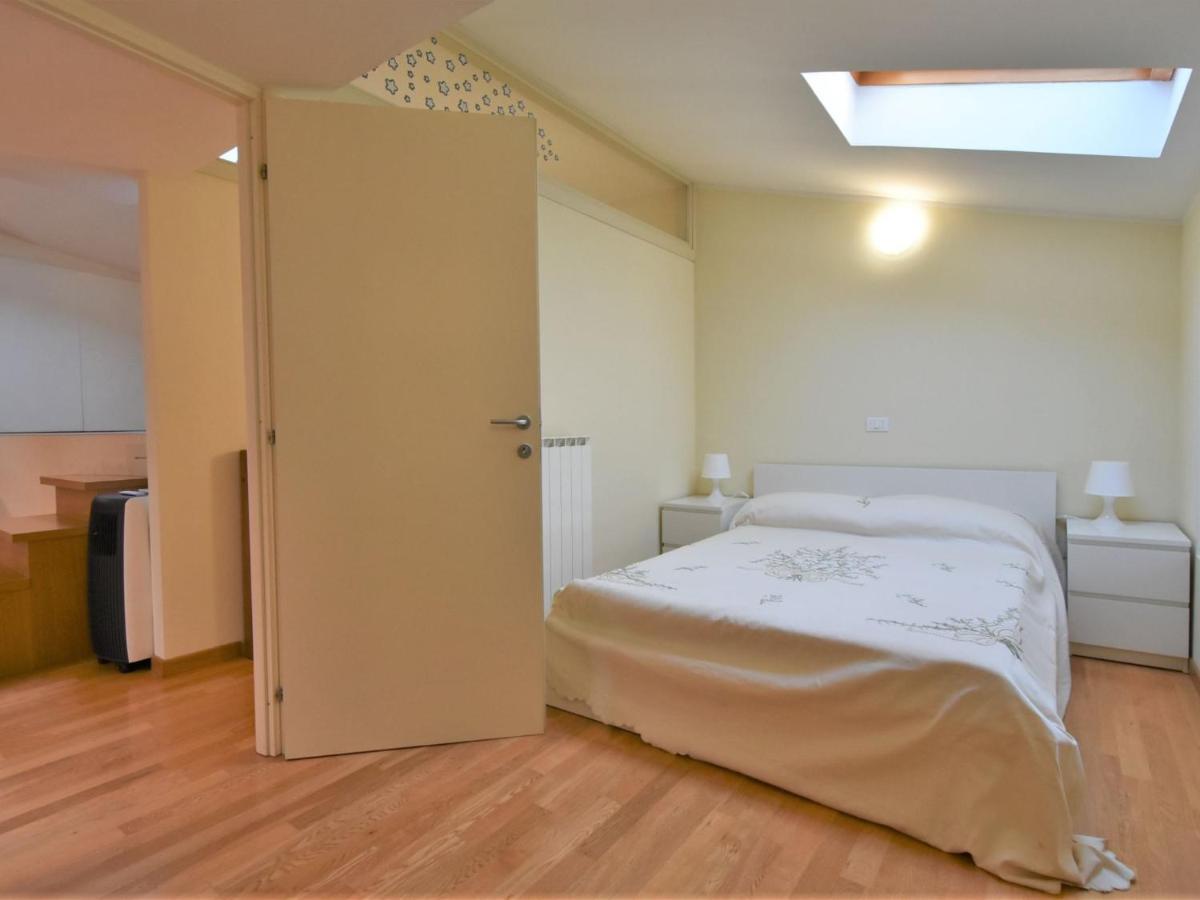 Apartment Duomo Mansarda By Interhome Iseo Dış mekan fotoğraf