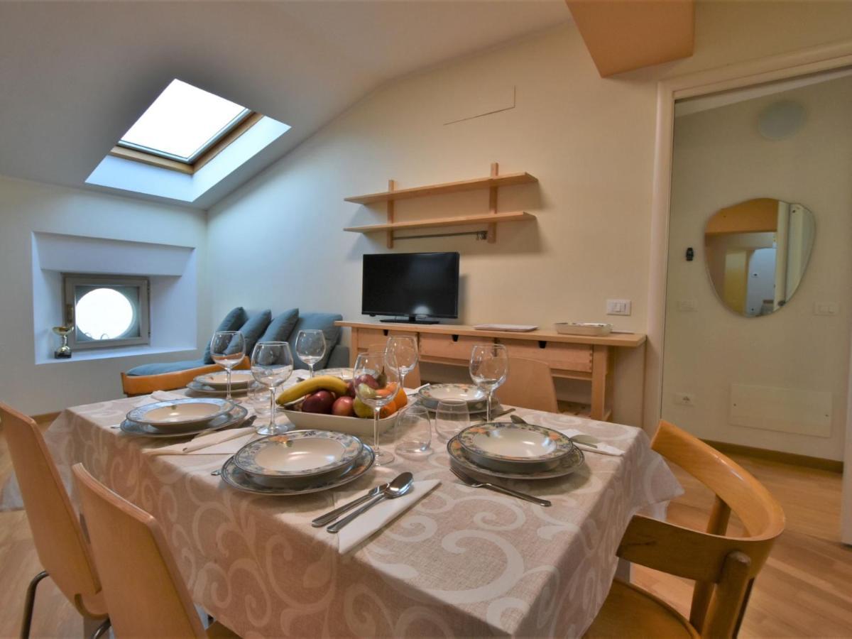 Apartment Duomo Mansarda By Interhome Iseo Dış mekan fotoğraf