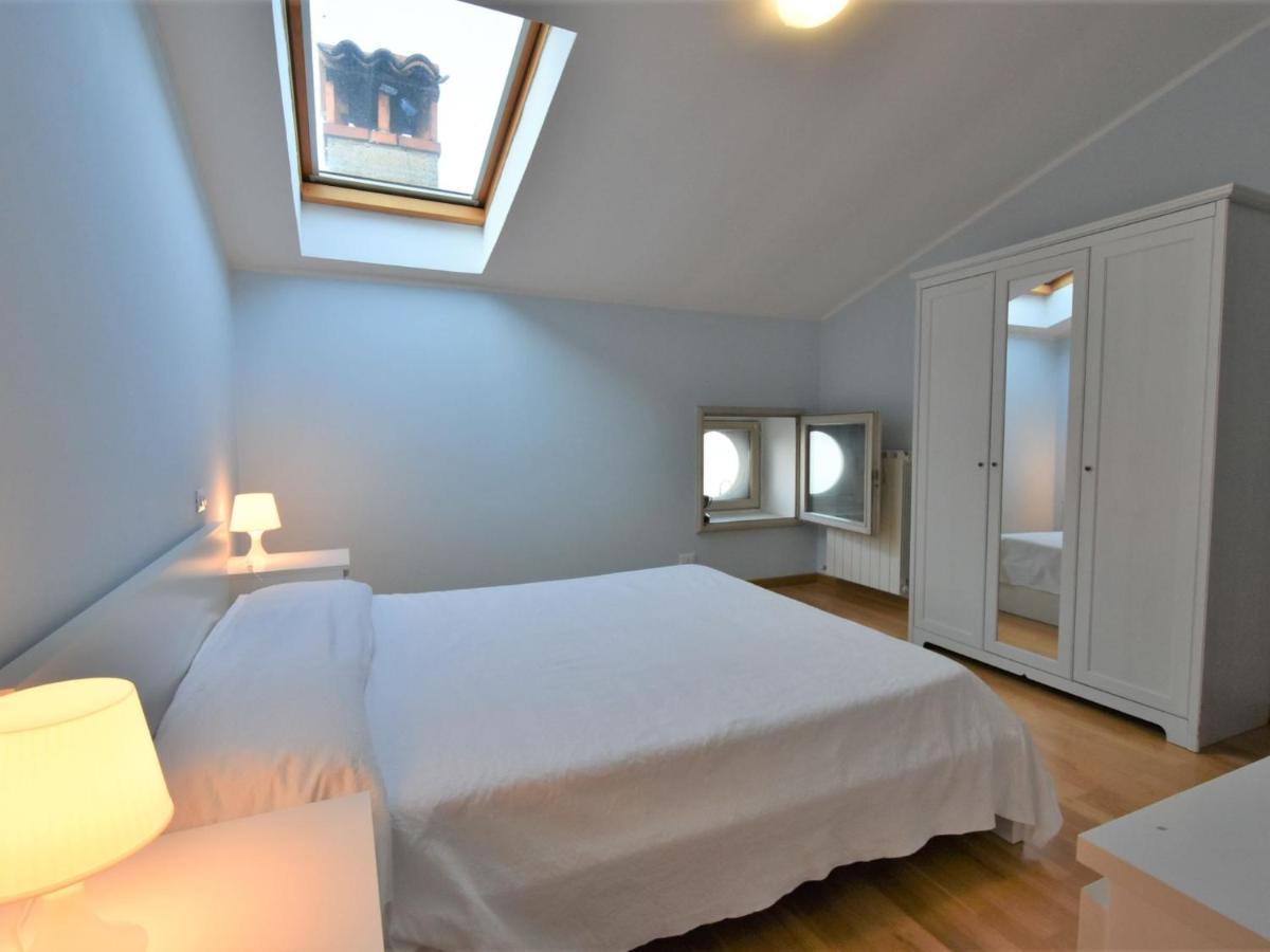 Apartment Duomo Mansarda By Interhome Iseo Dış mekan fotoğraf